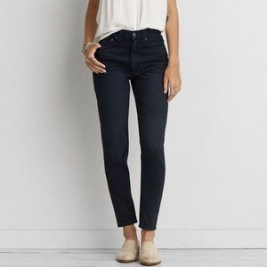 AEO “Vintage Hi-Rise” Black Jeans Sz 2-Long